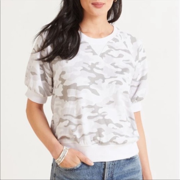 Sundry Tops - Sundry Evereve Camo Short Sleeve Sweatshirt Sz Small
